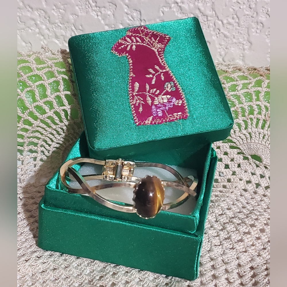 Vintage Tigers Eye Hinged Cuff Bracelet 70s Goldtone Hinged Bracelet